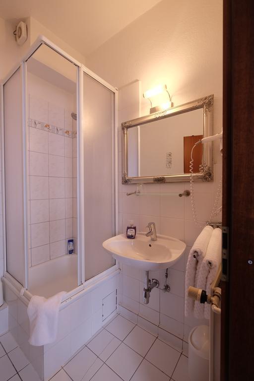 Hotel Gruener Kranz レンズブルク エクステリア 写真