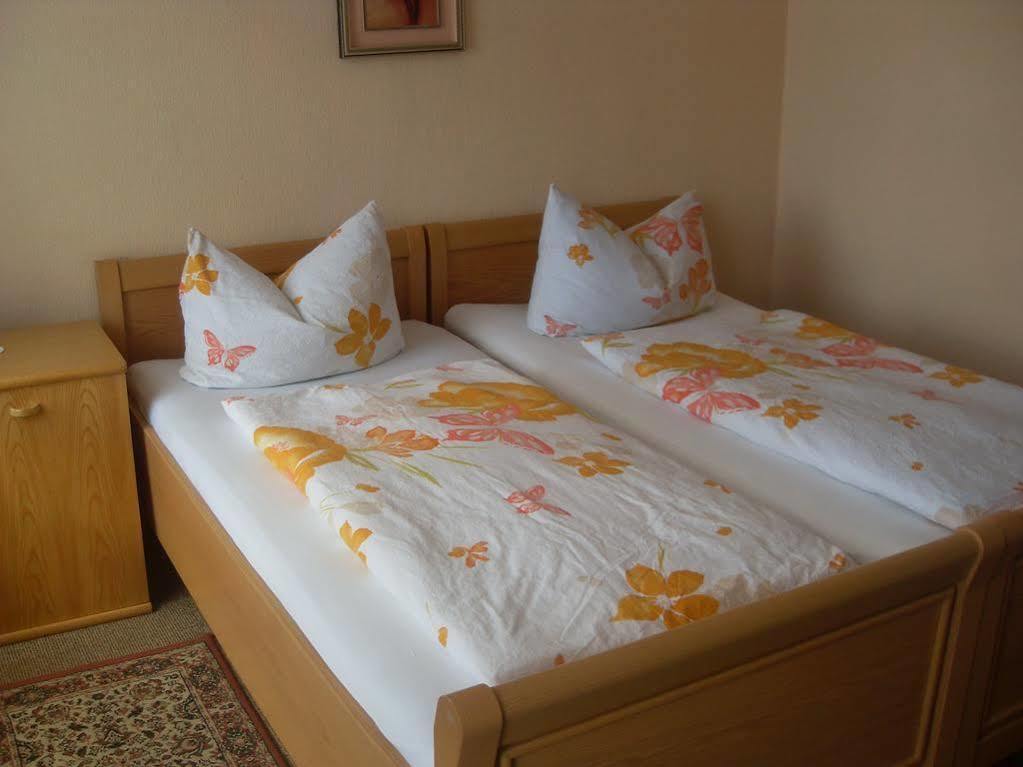 Hotel Gruener Kranz レンズブルク エクステリア 写真